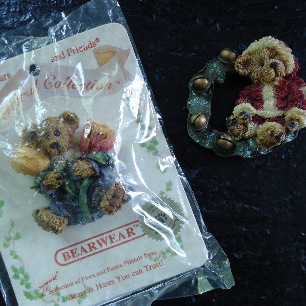Boyd's Bears Pin Bundle of 2 TULIP & SANTA